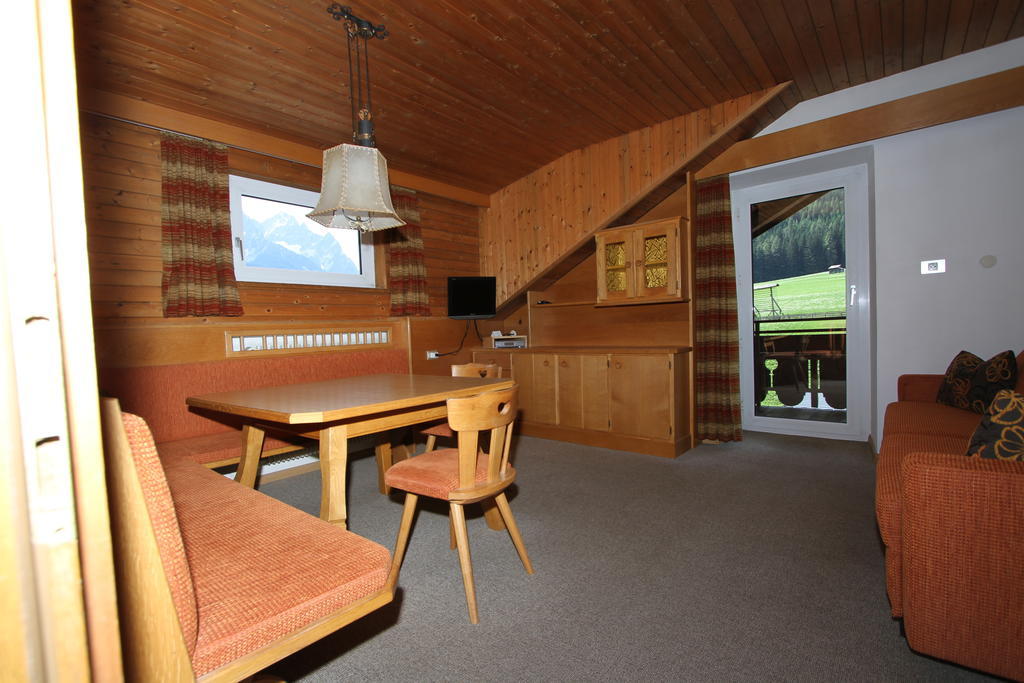 Garni Bergsteiger Hotel Sexten Værelse billede